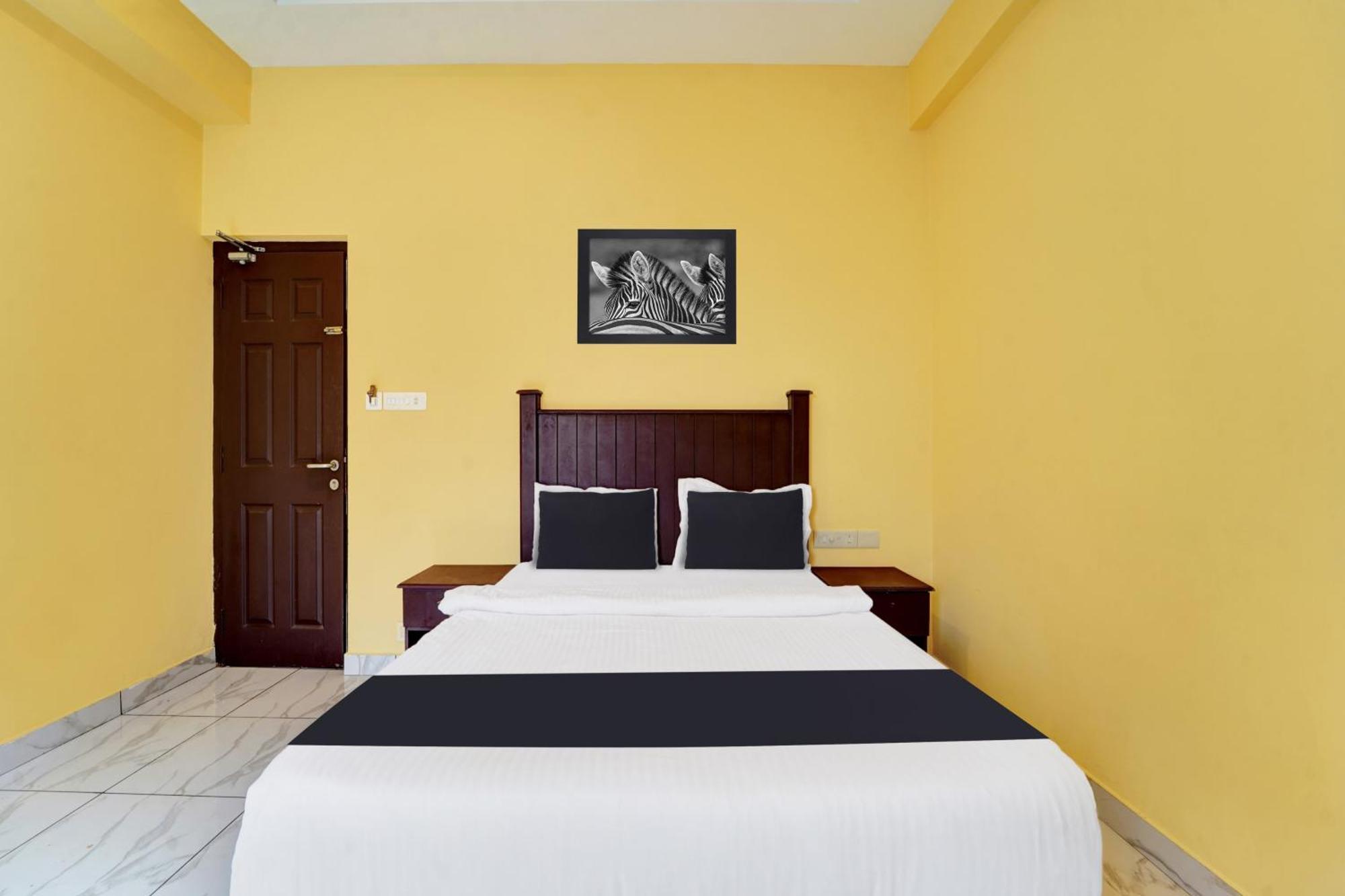 Super Collection O Calvathy Road Near Fort Kochi Exterior photo