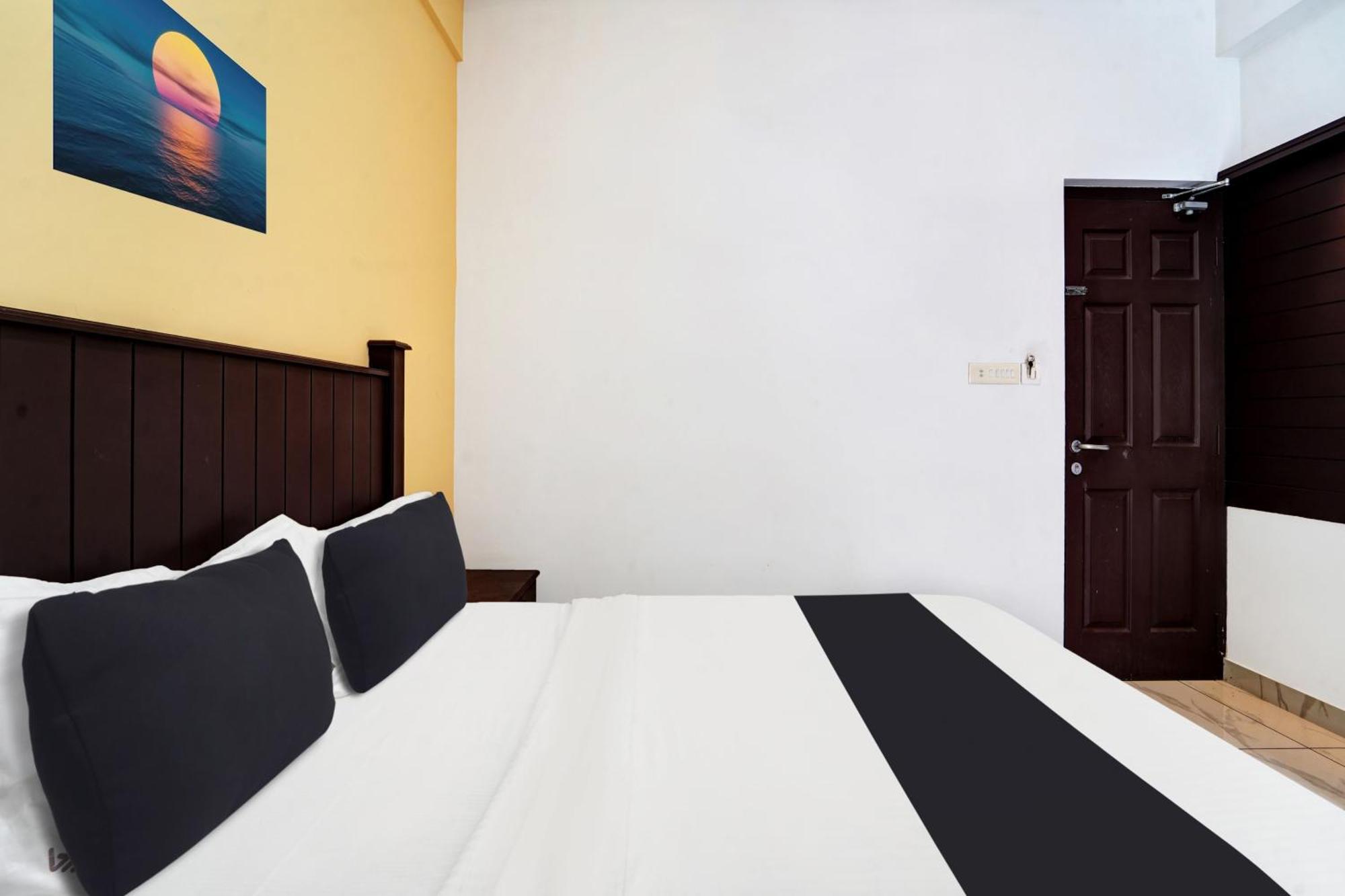 Super Collection O Calvathy Road Near Fort Kochi Exterior photo