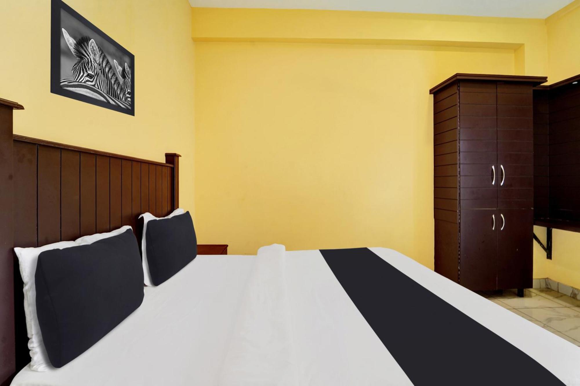 Super Collection O Calvathy Road Near Fort Kochi Exterior photo