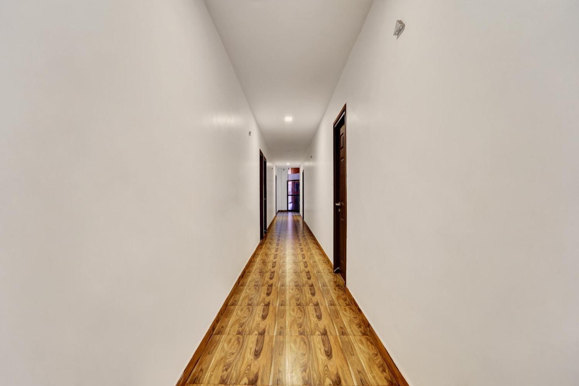 Super Collection O Calvathy Road Near Fort Kochi Exterior photo